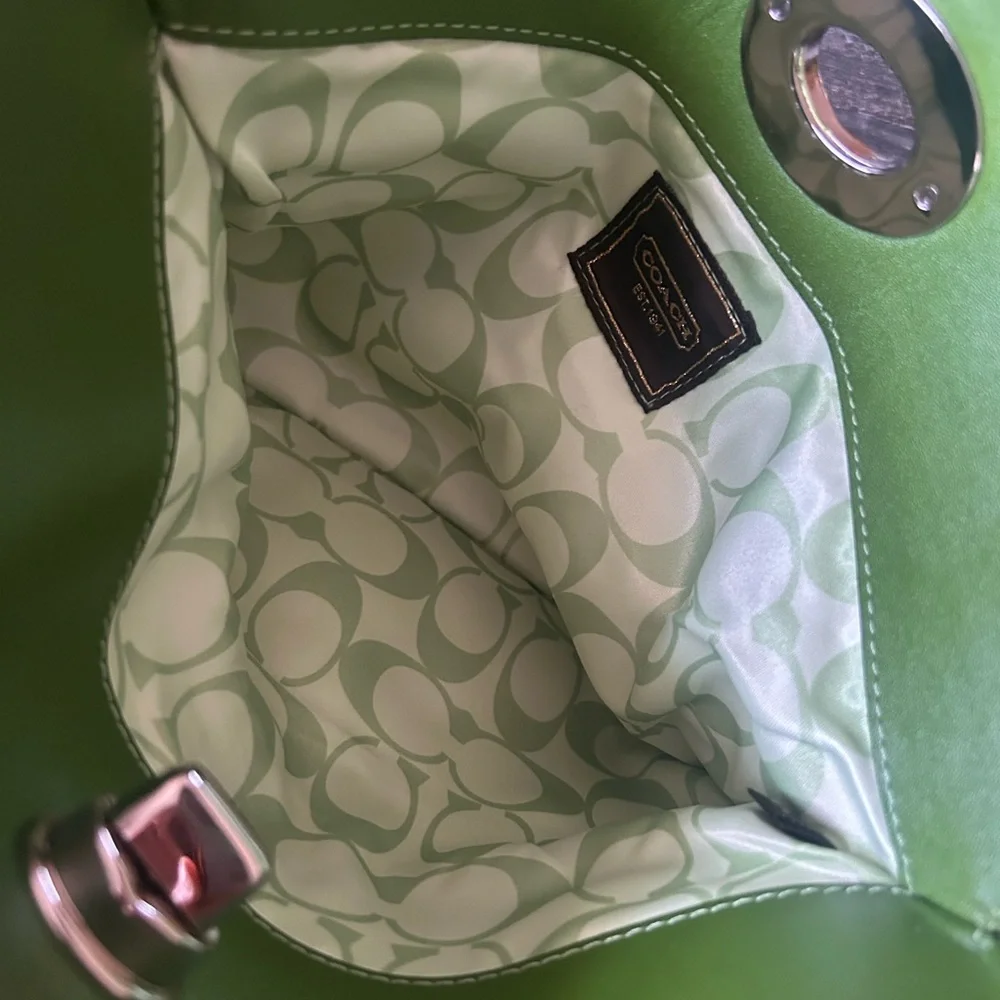 COACH Y2K GREEN LIKE NEW MADISON FOLD OVER CLUTCH - Picture 3 of 6